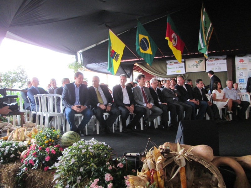 Solenidade de abertura teve a presença do governador