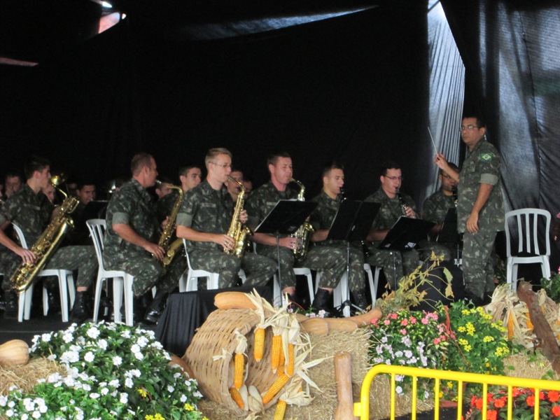 Orquestra do Exército executou o Hino Nacional