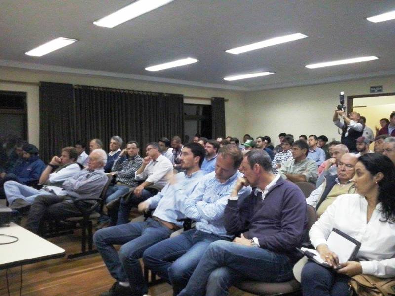 Auditório lotado para evento do Irga