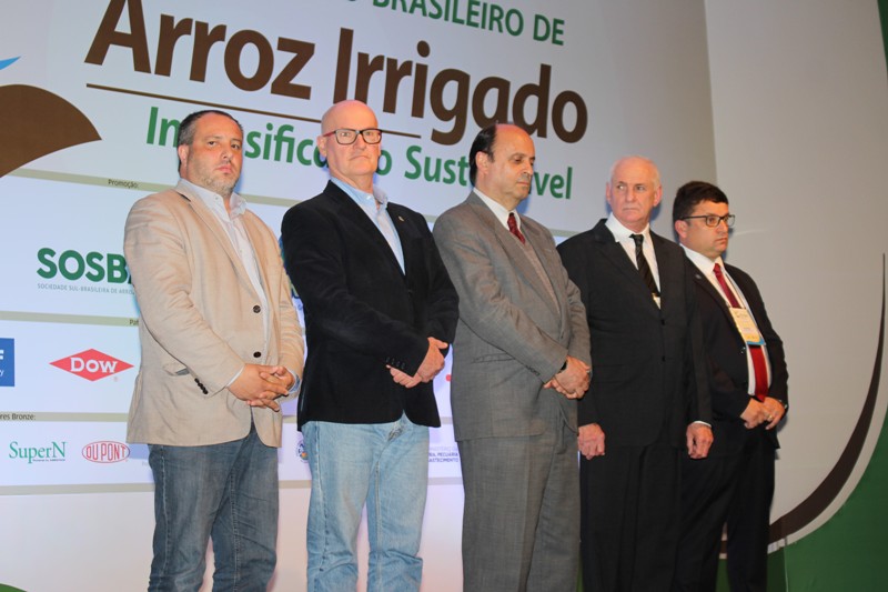 Autoridades na abertura do CBAI