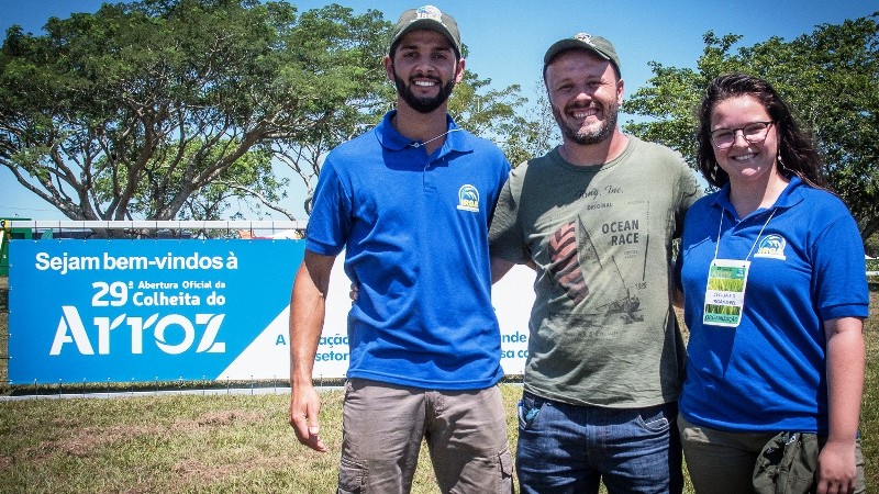 Mobilização atrai mais de 40 ônibus de arrozeiros para o evento que ocorre em Capão do Leão