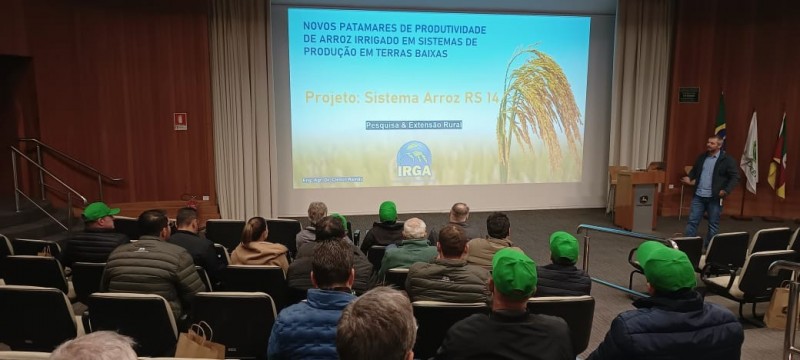 A convite da empresa, o coordenador da Estação Experimental de Pesquisa da Fronteira Oeste, Cleiton Ramão